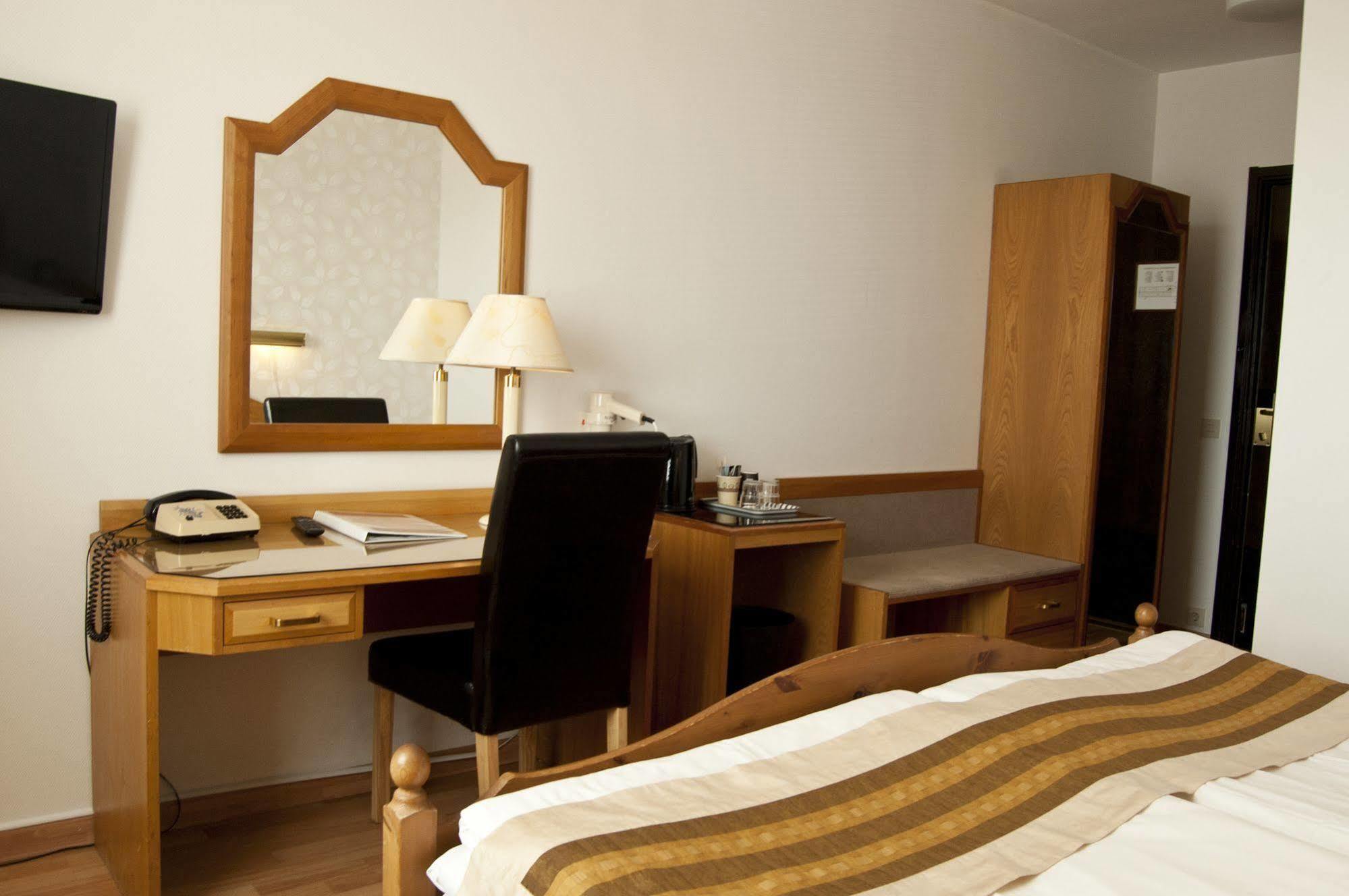 Hotell Kung Goesta By First Mora Exterior foto